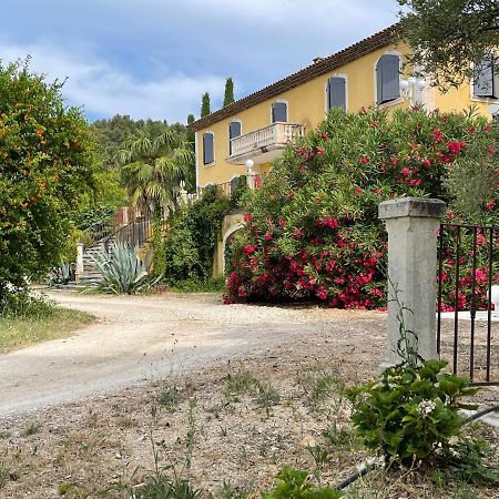 Hotel Bastide Du Defends Pertuis Exterior foto