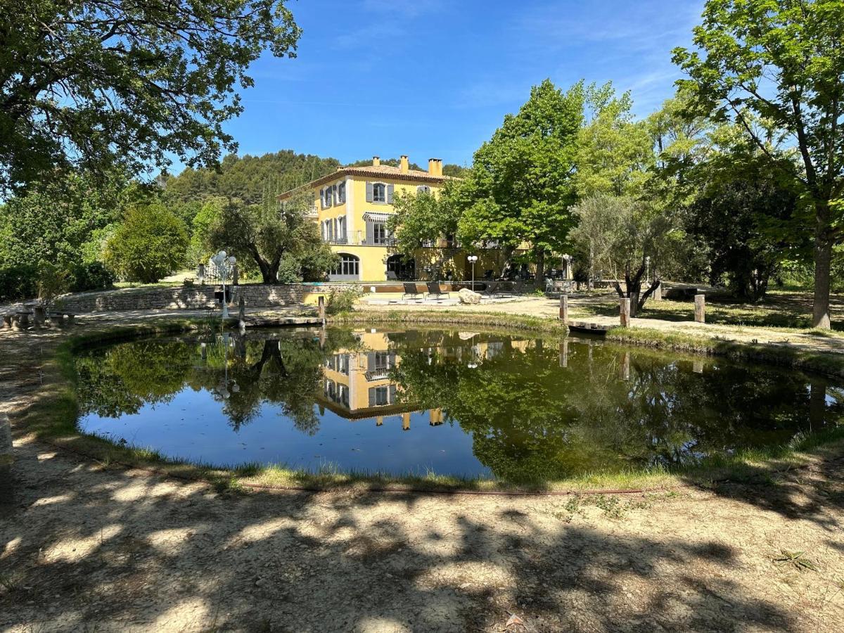 Hotel Bastide Du Defends Pertuis Exterior foto